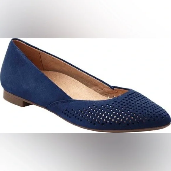 Vionic Posey Flat - Picture 1 of 9